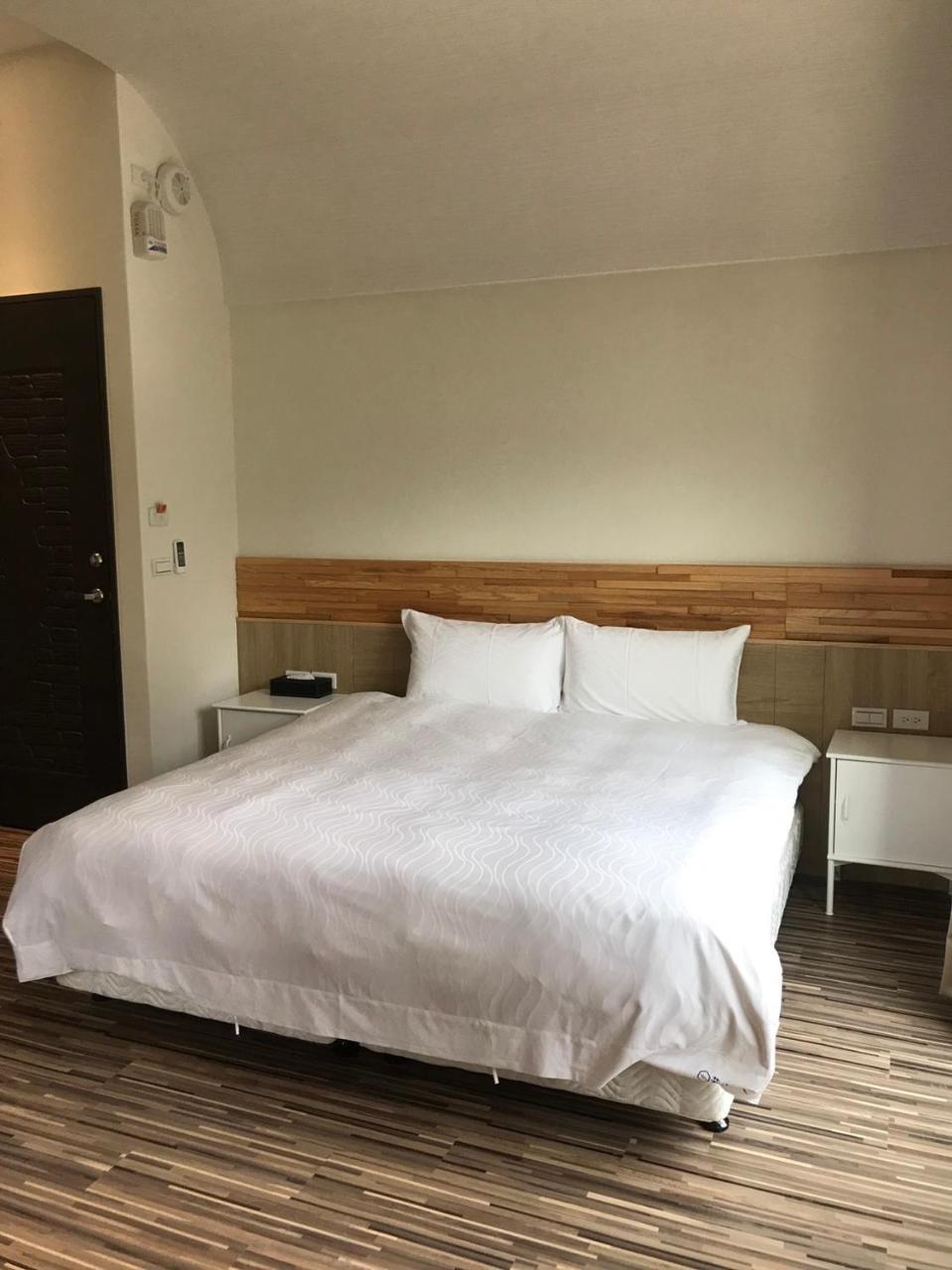 ג'יאושי Ruo Shui Hotspring Hotel מראה חיצוני תמונה