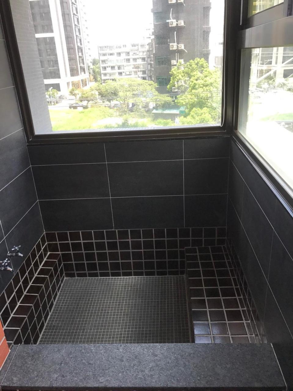 ג'יאושי Ruo Shui Hotspring Hotel מראה חיצוני תמונה