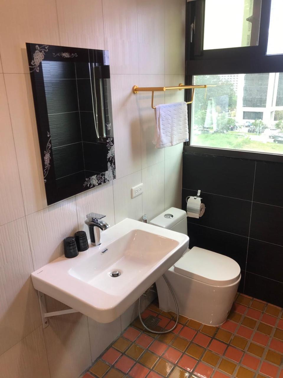 ג'יאושי Ruo Shui Hotspring Hotel מראה חיצוני תמונה