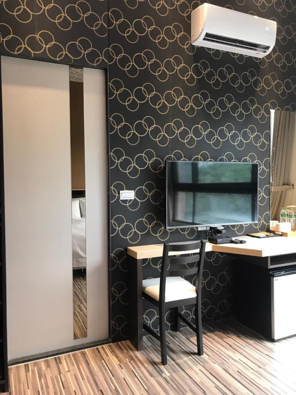 ג'יאושי Ruo Shui Hotspring Hotel מראה חיצוני תמונה