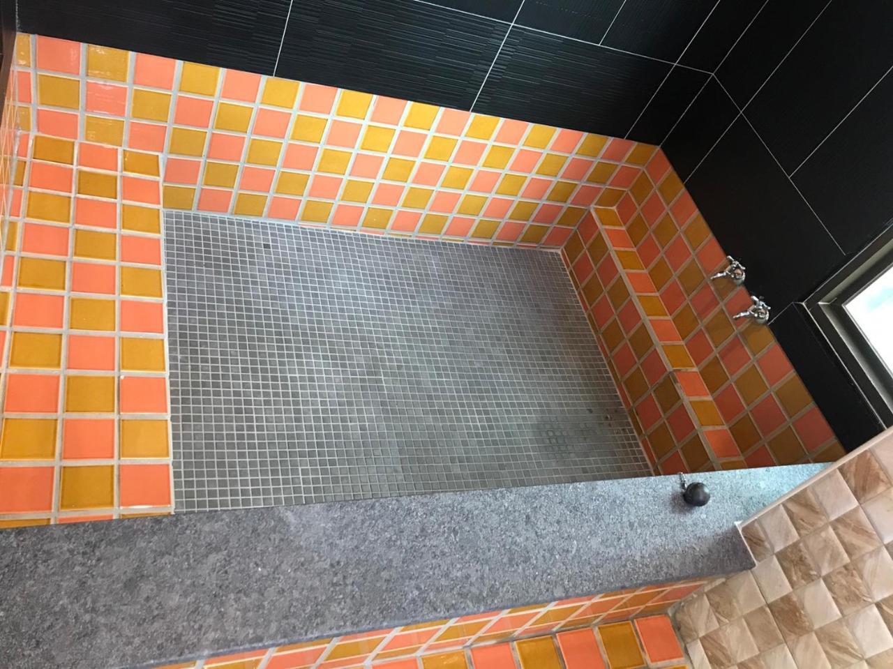 ג'יאושי Ruo Shui Hotspring Hotel מראה חיצוני תמונה