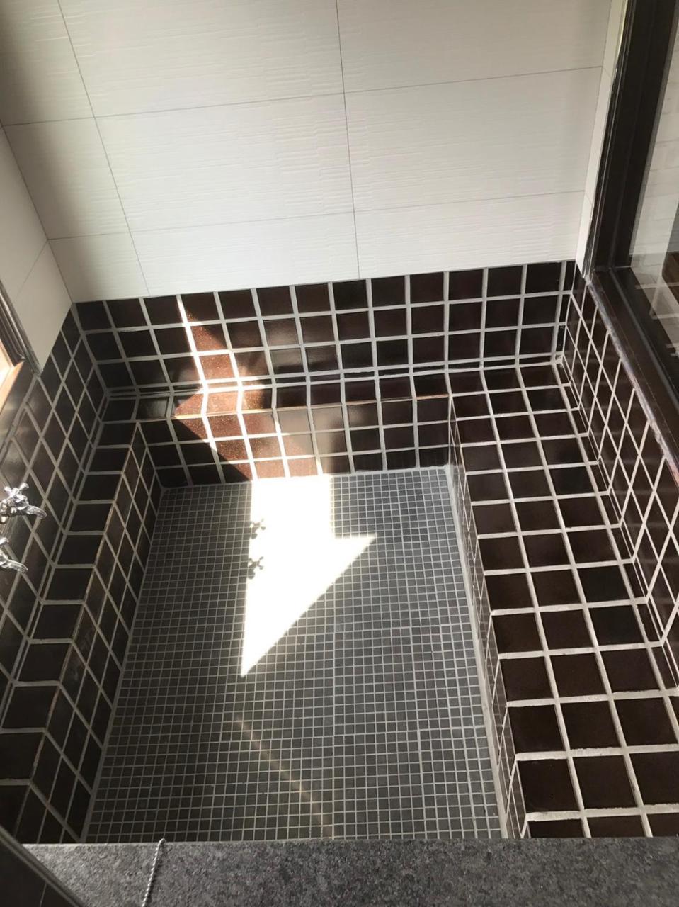 ג'יאושי Ruo Shui Hotspring Hotel מראה חיצוני תמונה